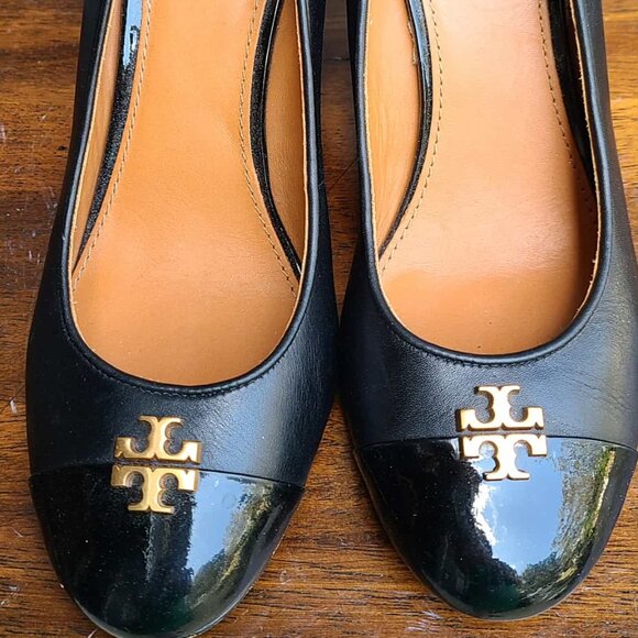 Tory Burch Everly Cap Toe Wedge Black Pumps Size 7 - Picture 1 of 15